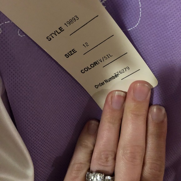 NWT wedding gown - Picture 8 of 8